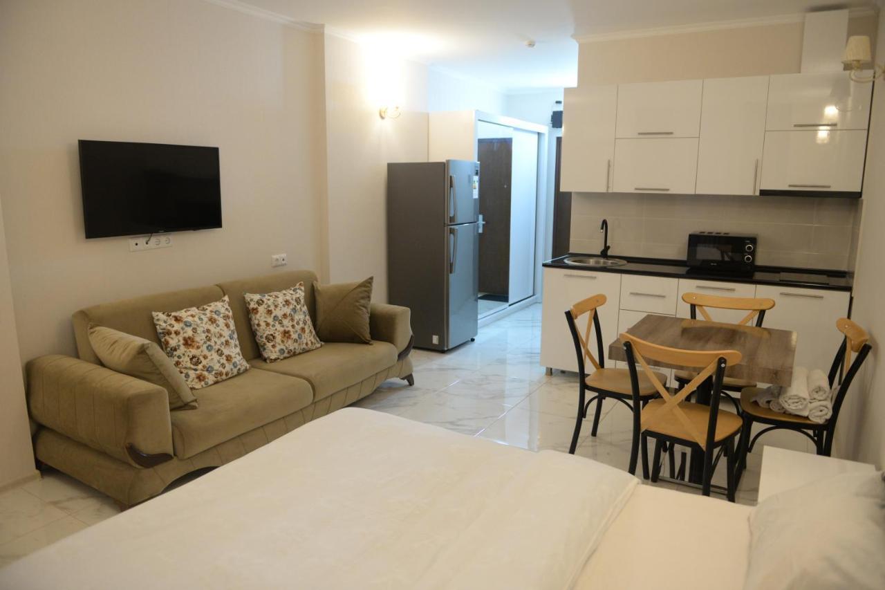 Black Sea Towers Batumi Exterior photo