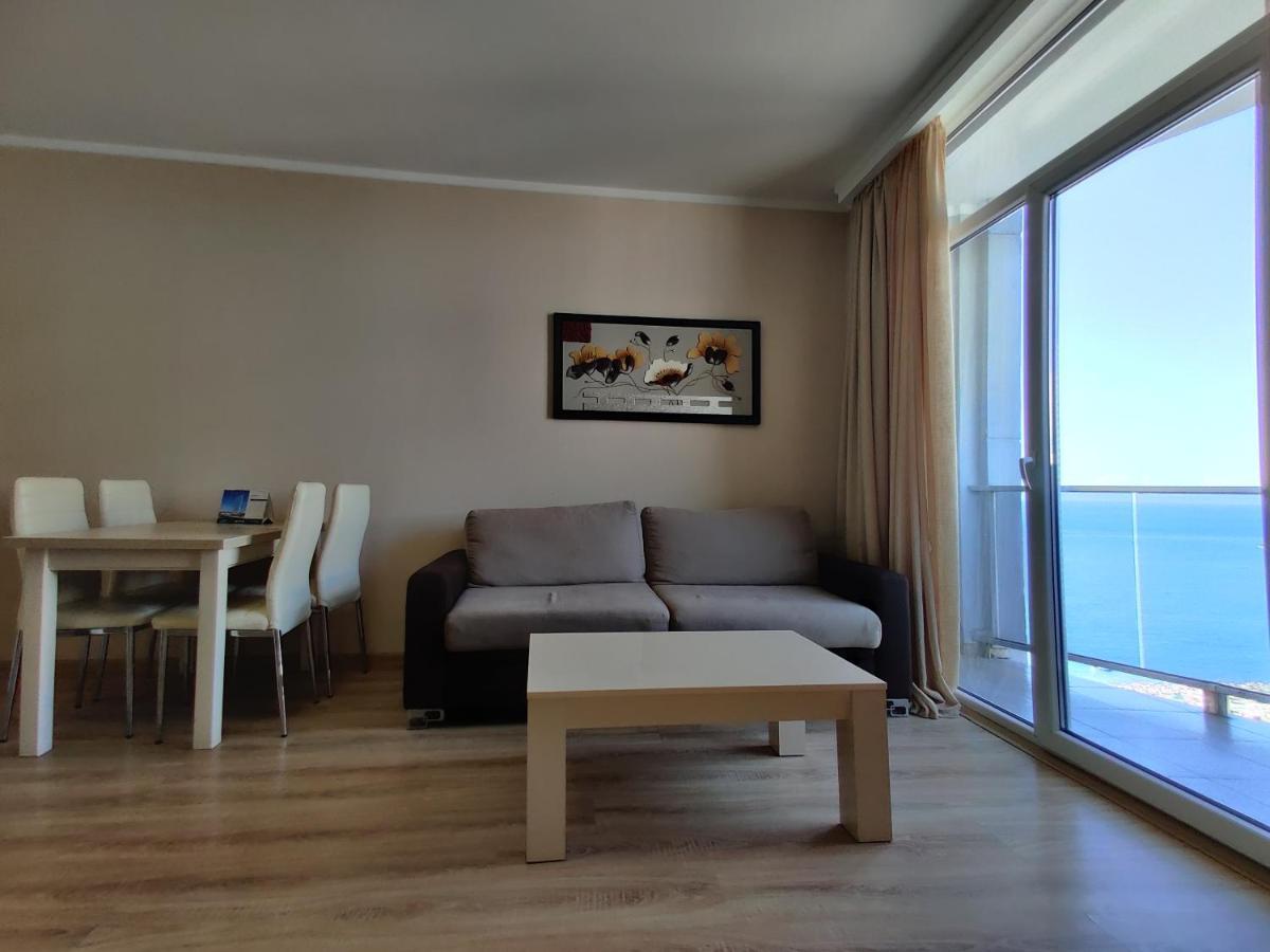 Black Sea Towers Batumi Exterior photo