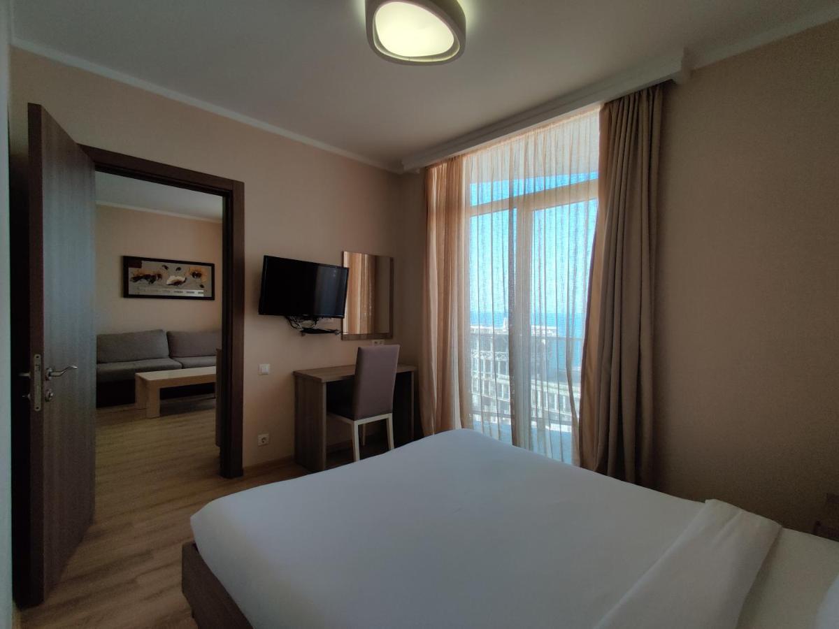 Black Sea Towers Batumi Exterior photo